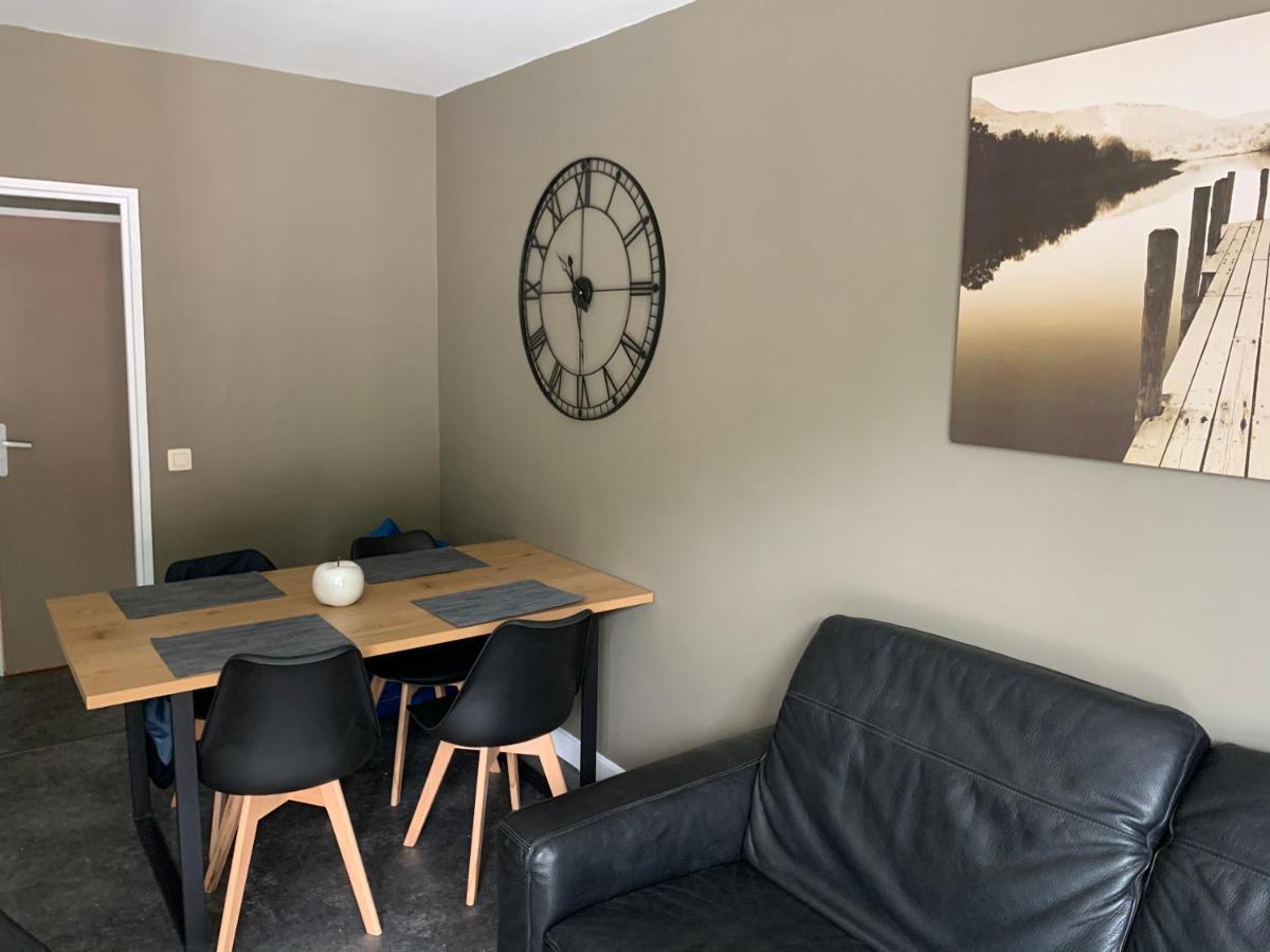 Appartement Tout Confort Dans Une Residence Calme Givet Exterior foto