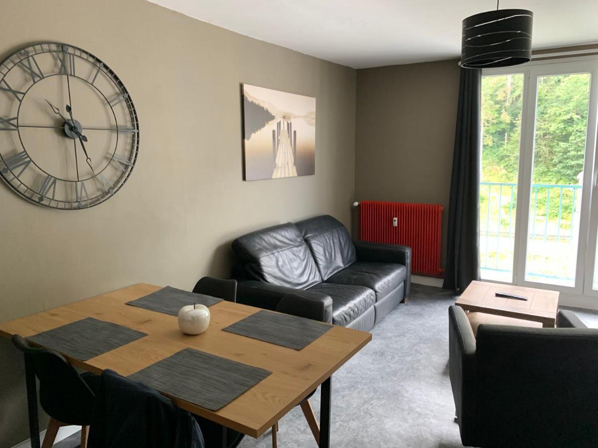 Appartement Tout Confort Dans Une Residence Calme Givet Exterior foto